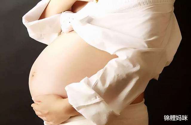 锦鲤妈咪|准妈妈“抠肚脐”，胎宝出生后总是肚子痛？真正的影响有3点