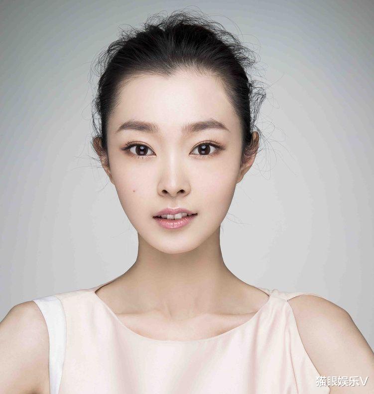 迪丽热巴|圈内人爆料人艺演员工资,配角一场最低仅200,蓝盈莹去年已辞职