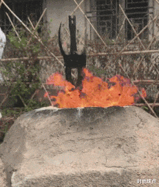 时尚炫点 “领导让我去量尺寸,我这样发给她,她让我明天不用来上班了...”