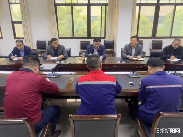 阳新新阳网 阳新新闻：明进华到挂点企业枫林劲牌酒厂开展“双百”活动