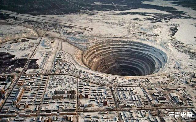 登月 现在才明白，当年苏联挖穿地球，为何挖到12262米就停了？