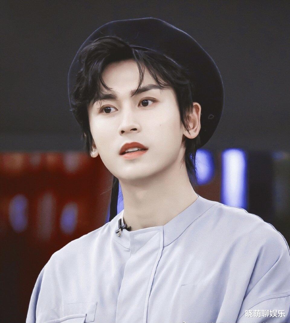 张哲瀚|张哲瀚拒绝“老婆”人设？主流资源成最大阻碍，背后资本态度强硬