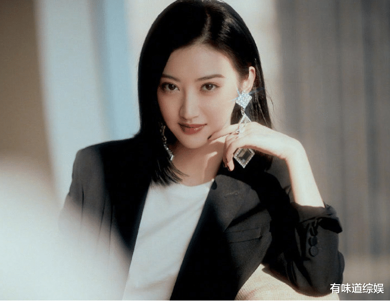 景甜|32岁景甜大方承认整容失败，坦言差点抑郁，修复后悲伤蛙变甜心