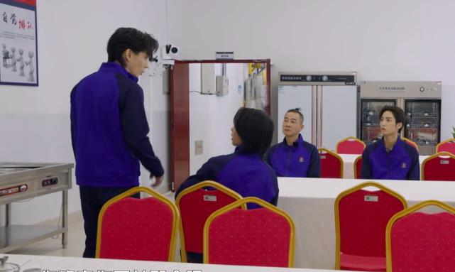 张淇|毫无常识！张淇用水扑灭燃气罐，险些酿成大祸，幸亏张晋及时制止