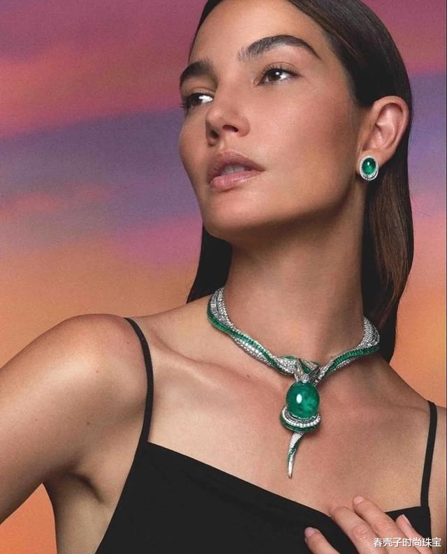 舂壳子时尚珠宝|灵蛇再现,惊艳的宝格丽蛇王珠宝-“Hypnotic”祖母绿项链