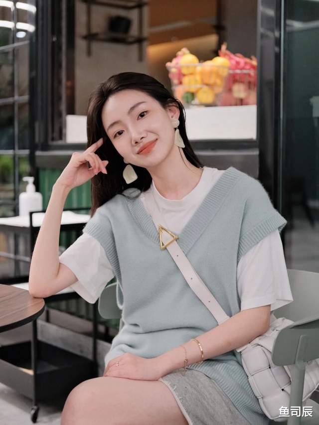 鱼司辰 想要穿衣不过时，借鉴这6位时尚博主的穿搭技巧，实用又洋气