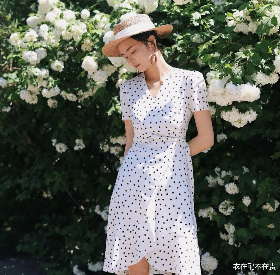 衣在配不在贵|少了美颜加持后的殷桃，气质依然优雅但满脸憔悴，看着真让人心疼
