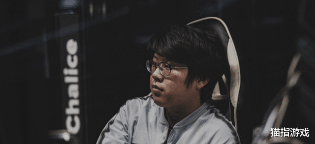 虎牙|DOTA2：查理斯虎牙开播，被观众一句话破防，怒送对方365套餐