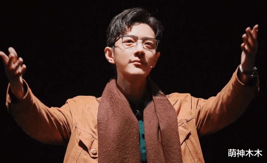 肖战|肖战深夜吃火锅发博分享，却遭店家泄露庆功宴行踪，惨被围堵