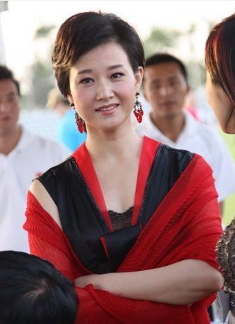 春晚|连登24年春晚的宋祖英，从“春晚钉子户”到销声匿迹，她去哪了？