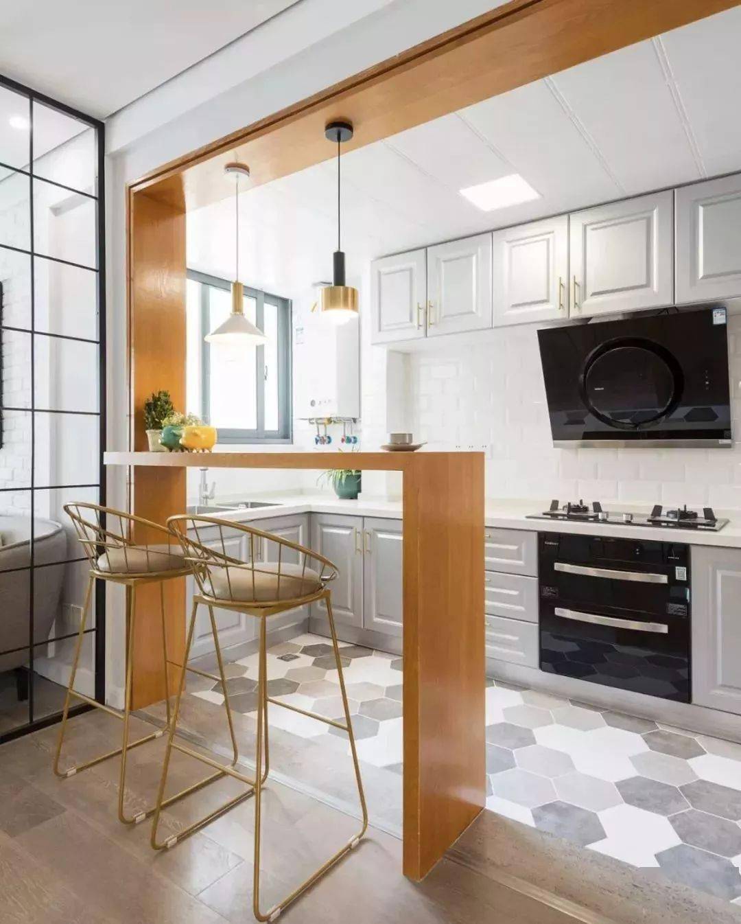 不顾身边人劝阻,我非要做开放式厨房,入住3年还是干干净净