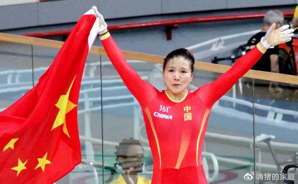 嗨猪的家庭|34岁冠军妈妈产后复出,无缘金牌后含泪退役:“生娃后骨盆全打开,武功全废……”