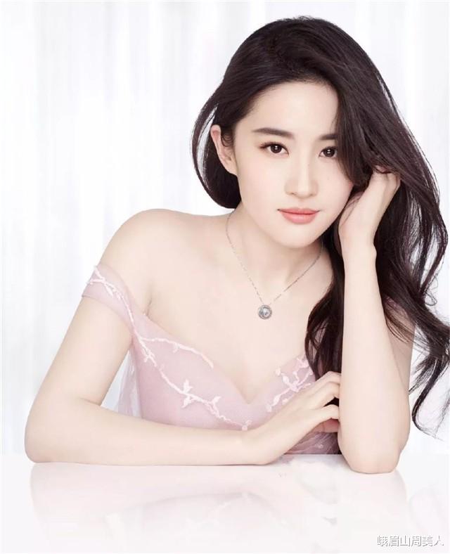 发型|奔四的女人尽量别留短发，很土！推荐这5款发型，太减龄！