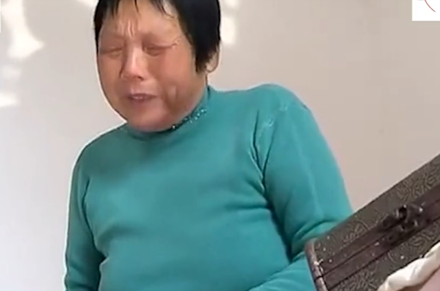 母亲虐待儿子抛弃家庭,儿子当了院长前来相认,儿子:她是个魔鬼