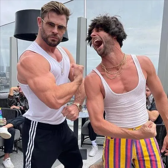 小室圭|38岁“雷神”现状近照曝光，这麒麟臂网友看了：我能把屏幕舔碎