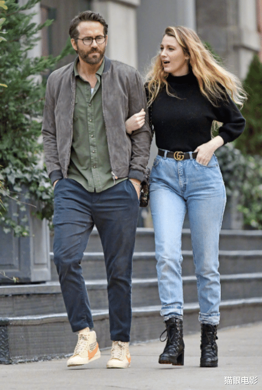 死侍|死侍带着老婆逛街，发际线后移太抢镜，女方金发碧眼身材诱人