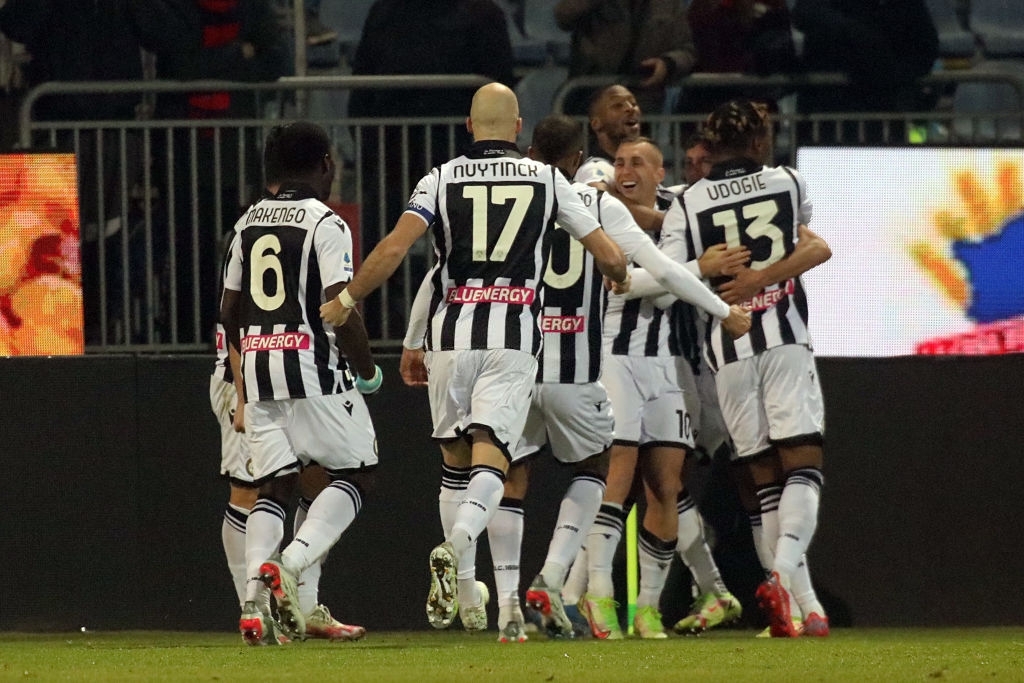 烏迪內(nèi)斯|4-0！10年第一次！意甲保級隊轟塌昔日冠軍，前巴薩青訓梅開二度