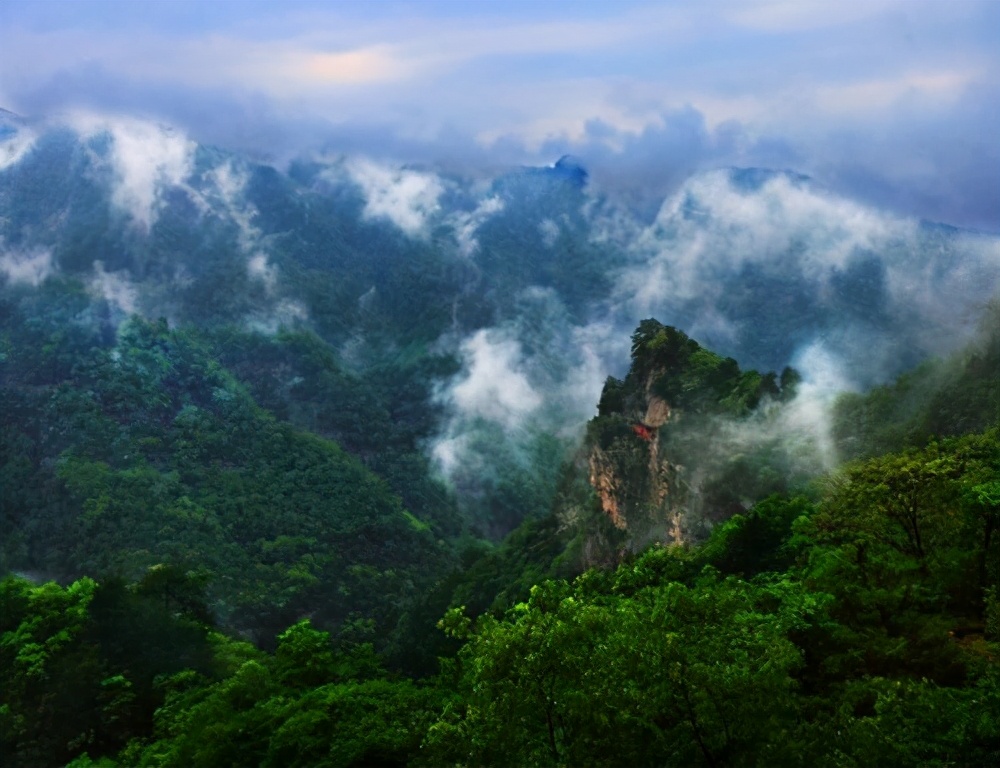 武当山 湖北“任性”景区，门票高达235元，游客却络绎不绝