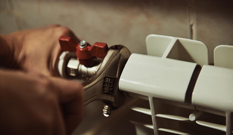 暖气进水管热回水管凉,原因并不复杂,把2种情况分清楚再去处理