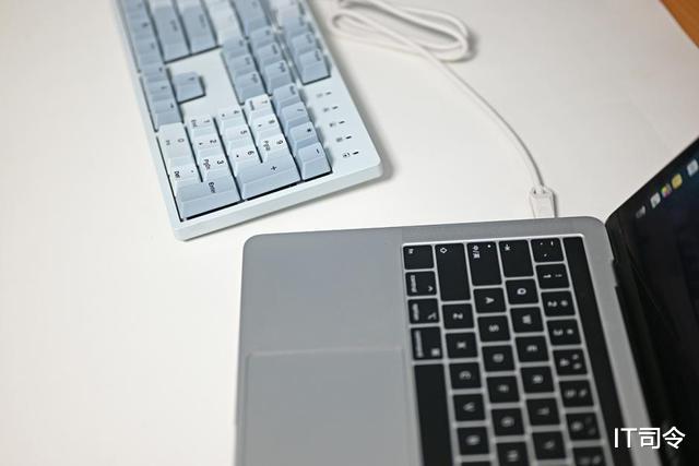 vivo|顏值實力并存，性價比首選，上手體驗杜伽K310機械鍵盤