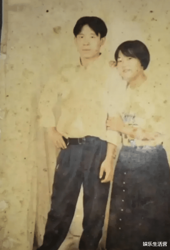 婚纱照|孙海洋结婚照曝光，中西式礼服3套婚纱照，孙妈妈旧照撞脸女明星