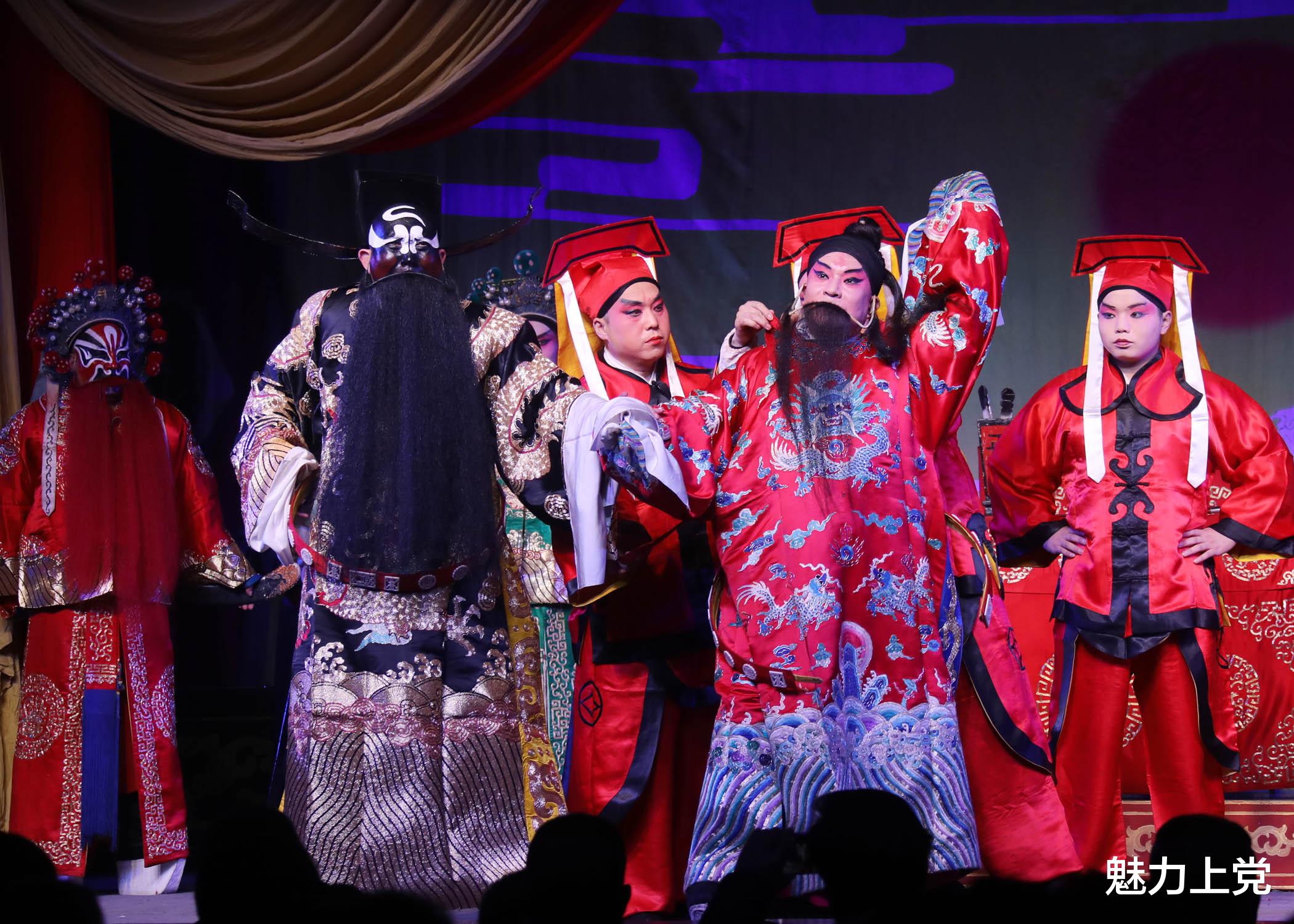 魅力上党 长治市上党梆子剧团走进潞州区屈家庄村惠民演出