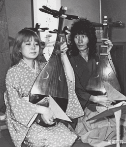 树木希林|43年无性无爱,被家暴,晚年失明全身患癌,一代影后的人生多悲凉