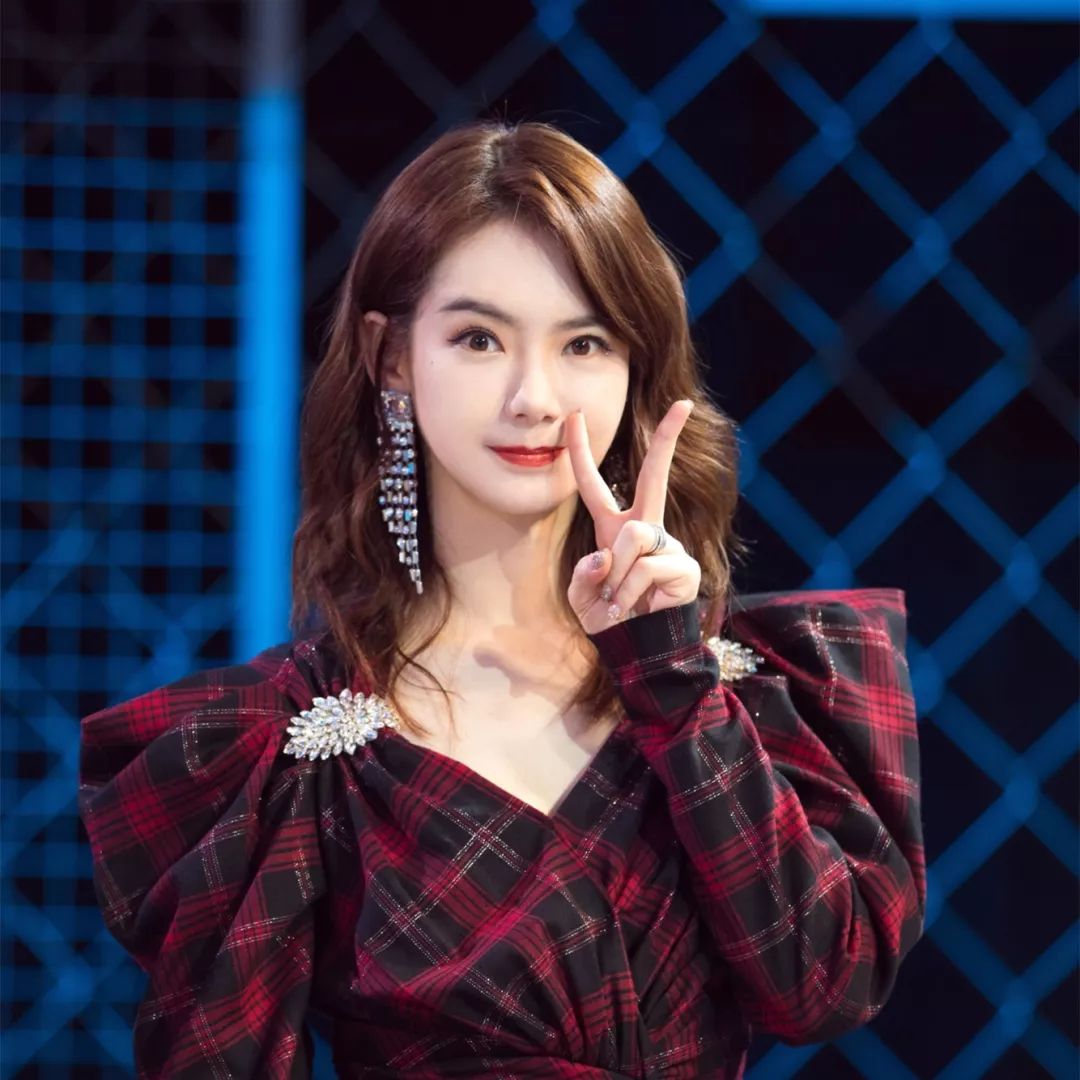 戚薇|曝戚薇偷漏税被罚！日常奢侈品傍身和薇娅同公司，工作室火速回应