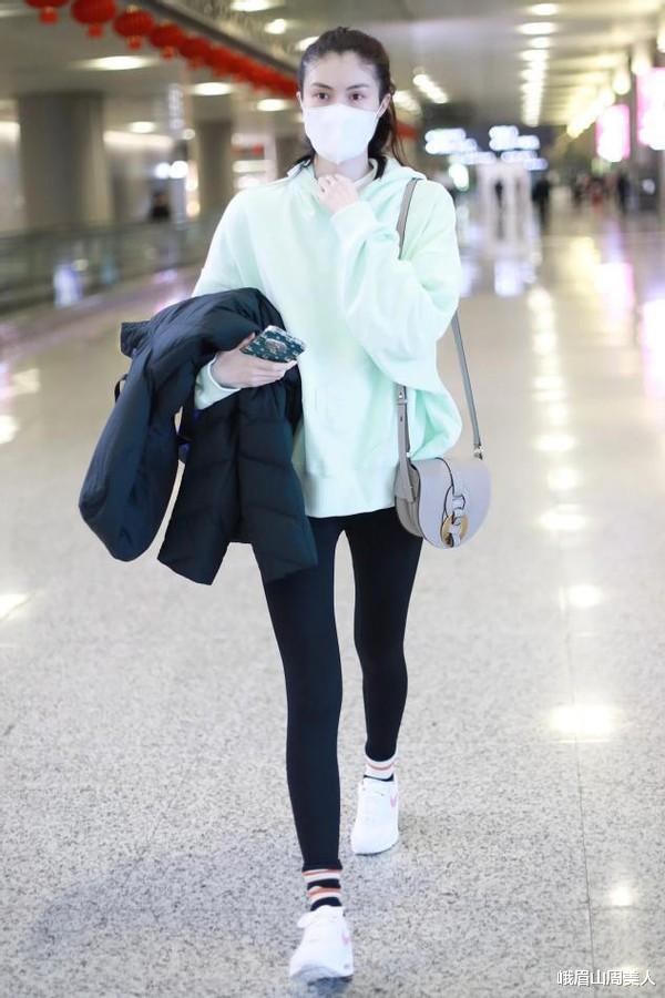 口红|真正优雅的女人，出门包里会带有这5样东西，少一样都不“精致”