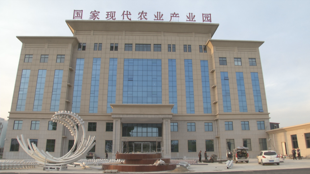 延津融媒 李泽宙调研指导县国家优质小麦现代农业产业园项目建设情况