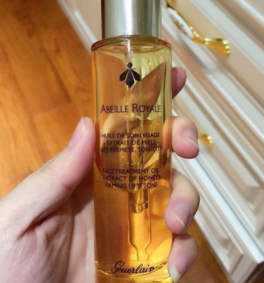 护肤 皮肤干燥暗沉？精华液就选这款，润肤抗氧，让皮肤好到尖叫！