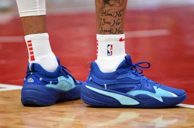 陈博主潮物Sneaker NBA球员上脚:詹姆斯上脚Lebron19,字母哥上脚Freak3