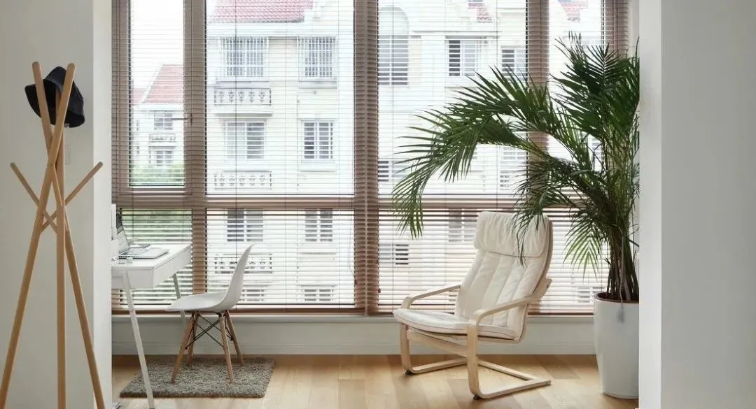 阳台不铺瓷砖,如今大家都用它来代替,是我太out了吗