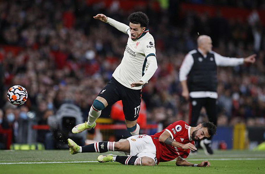 那些你很冒险的梦 利物浦本想狂屠曼联,发现裁判同情红魔收手!认为曼联应5人染红