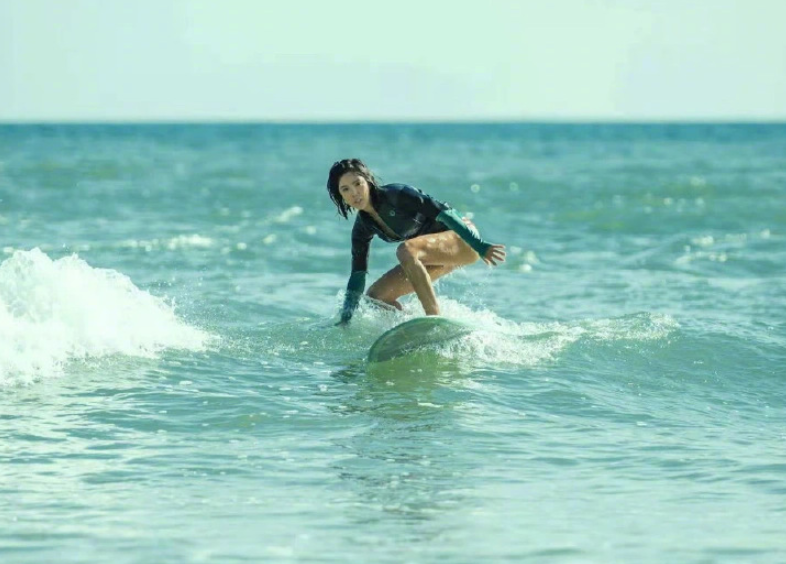 赵奕欢|34岁赵奕欢，“筷子腿”吸粉无数，体重84斤，难怪被男友宠成宝