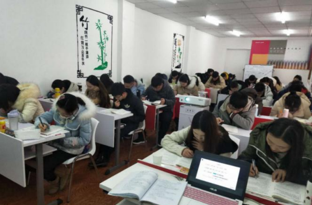 月月读唐诗|专升本时代已经过去?越来越多的专科生放弃升本,原因其实很现实