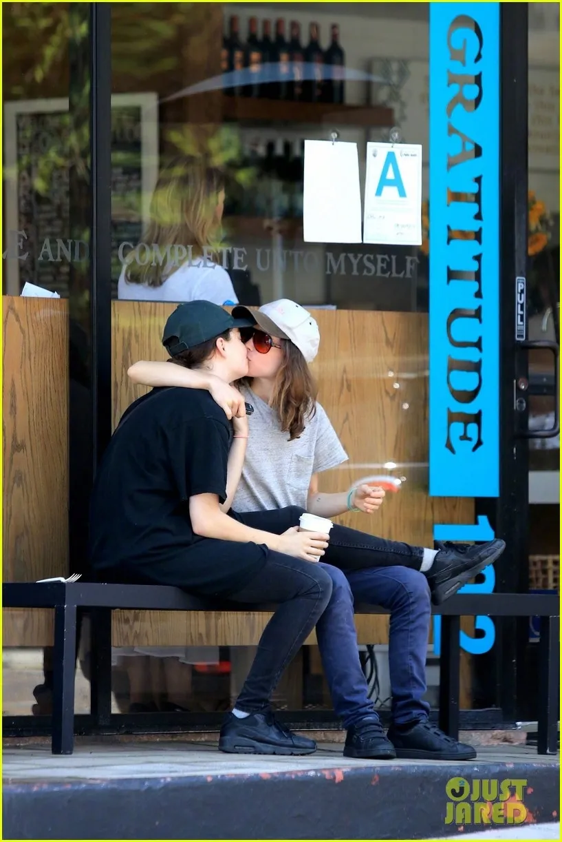 官宣|官宣离婚！恩爱终于装不下去了？