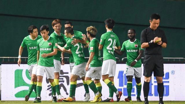 中超|1-0，终于赢了！中超豪强神了，68%控球+狂轰32脚，涌现最强归化