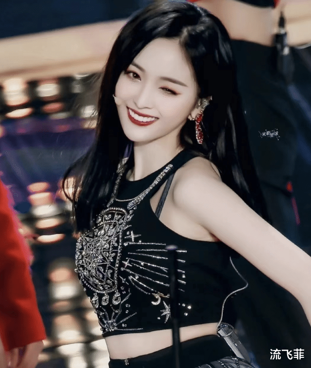 吴宣仪|吴宣仪烤瓷牙太抢眼，但只要她不露齿笑，还是人间小美女