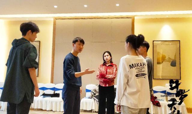 肖战|中央戏剧学院副教授杨旭点名肖战具备好演员的一切素质！