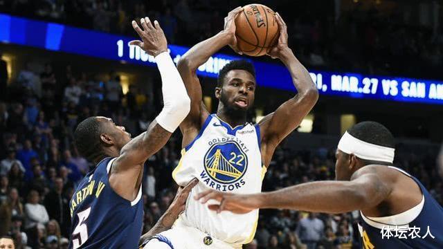 维金斯|NBA顶级天赋维金斯！所有人都跑不动了，他杀到篮下直接完成隔扣