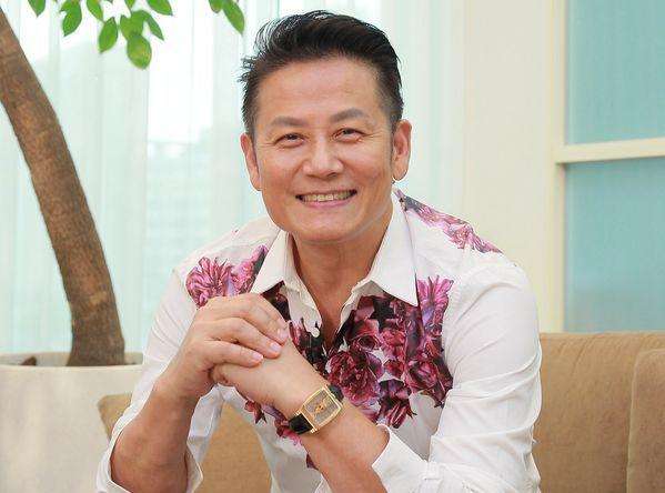 圣诞节|声名鹊起踢开原配，一个月移情别恋小天后，李荣浩究竟是陈世美？