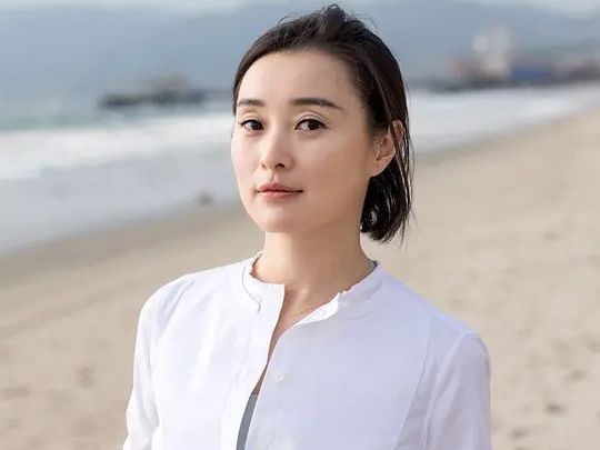 吴越|“品学兼优”吴越：曾亲手“送走”陈建斌，如今49岁仍是孤身一人