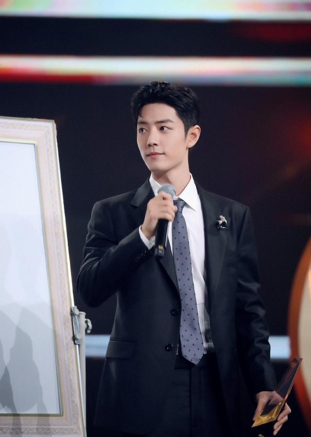 肖战|肖战成央视“宠儿”，官媒卡点发文，出席活动时间已出