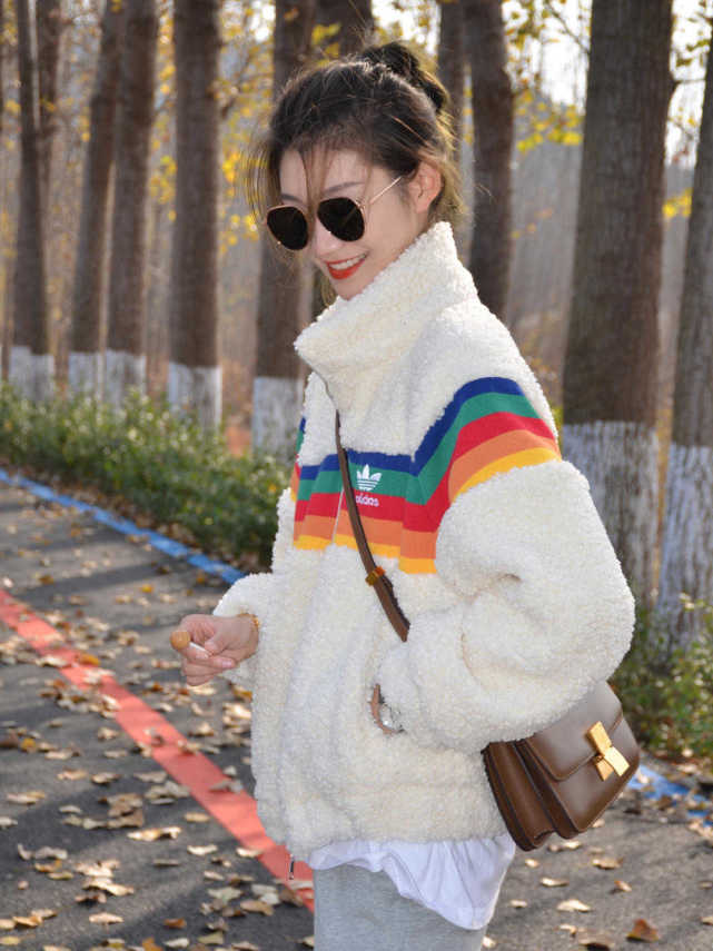 何有强 冬天的羽绒服千万别乱买，照着这个标准选，有格调又有品味