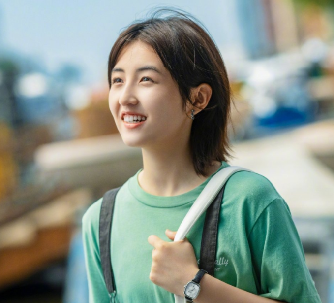 央视|上线1天收视大爆，郭京飞、谭卓都压不住！央视“王牌”剧不简单