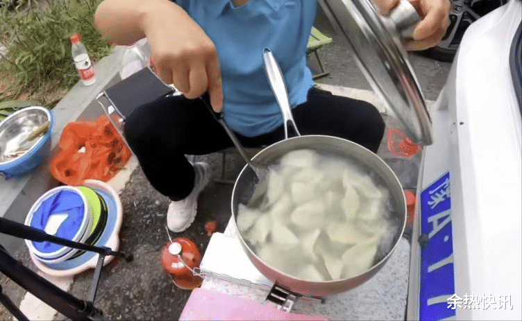 56岁阿姨因自驾游走红网络,出发1年后,如今还笑得出来吗?