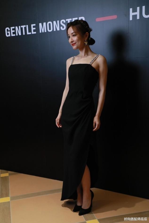 明星|?减肥成功的吴昕真惊艳！一袭白色连体衣高级时髦，大长腿真抢镜