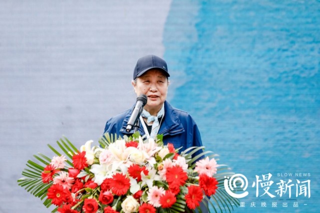 慢新闻 用画笔颜料定格泼墨山水 重庆龚滩，为何如此被画家钟情?