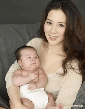 徐子淇|徐子淇不争不抢24岁就嫁入豪门，夫家还给足她尊重、财富，凭啥？